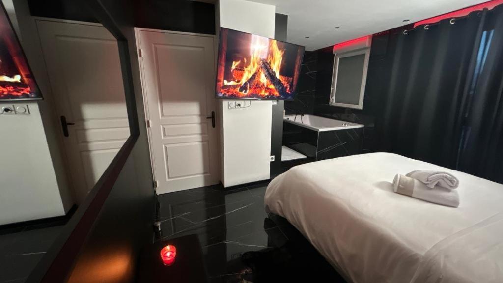 Black Room: Votre Pres De Lyon * Venissieux
